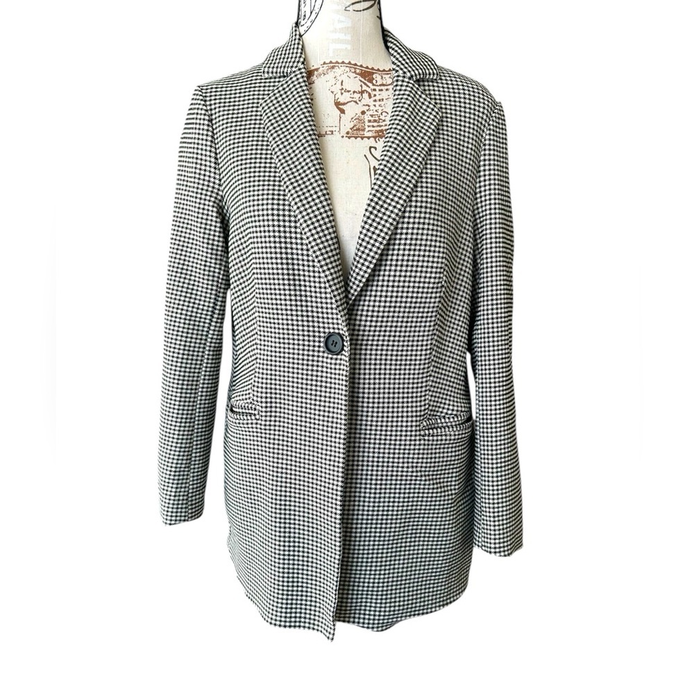 Adrianna Papell black and white fitted blazer size XS-S